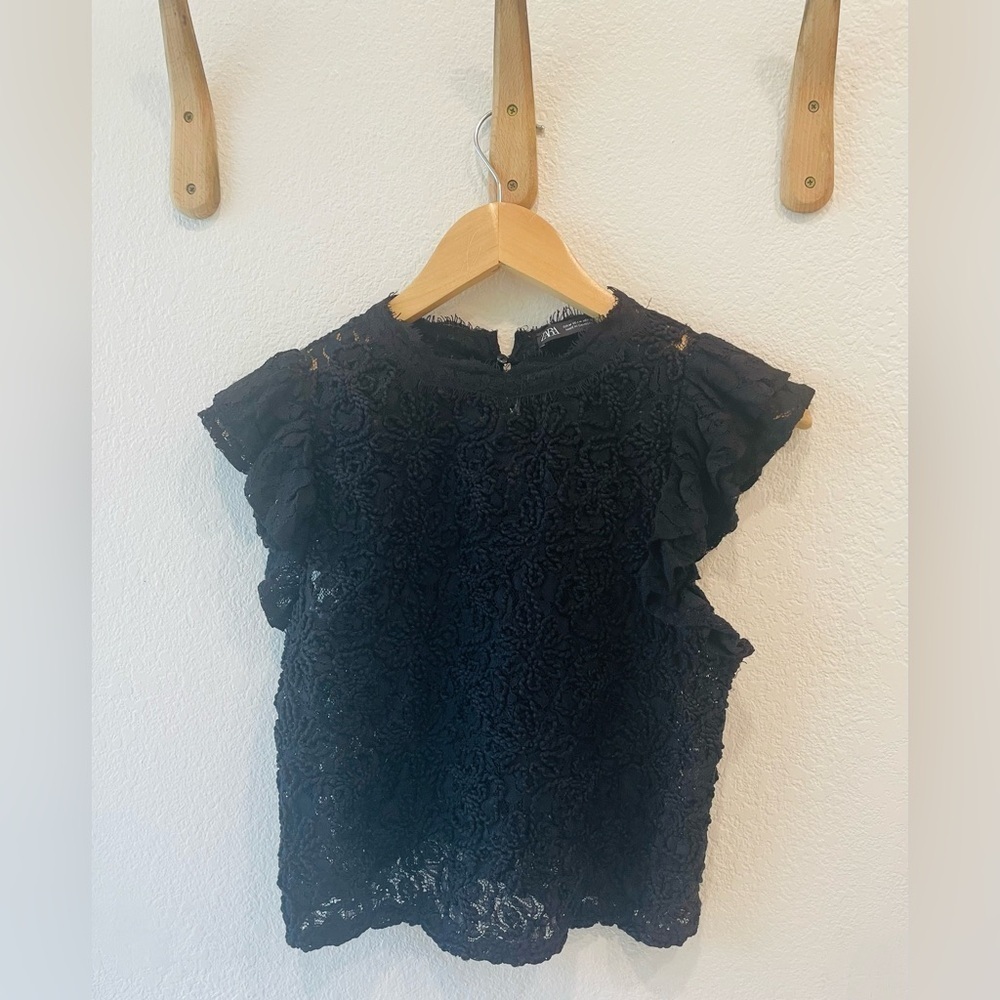 Zara All Over Black Stretch Lace Flutter Sleeve Blouse Size Medium